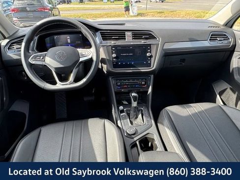 Certified 2023 Volkswagen Tiguan SE w/ Panoramic Sunroof Package AWD/4WD image 15
