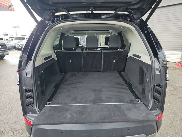 Used 2019 Land Rover Discovery SE AWD/4WD image 11