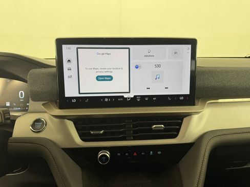 Used 2025 Ford Explorer Active AWD/4WD image 19
