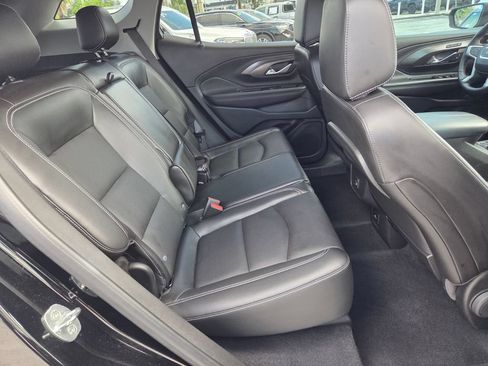 Used 2022 GMC Terrain SLT w/ LPO, Floor Liner Package AWD/4WD image 15