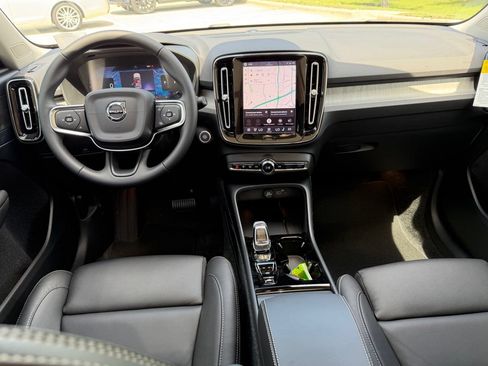 New 2026 Volvo XC40 B5 Plus w/ Climate Package AWD/4WD image 10