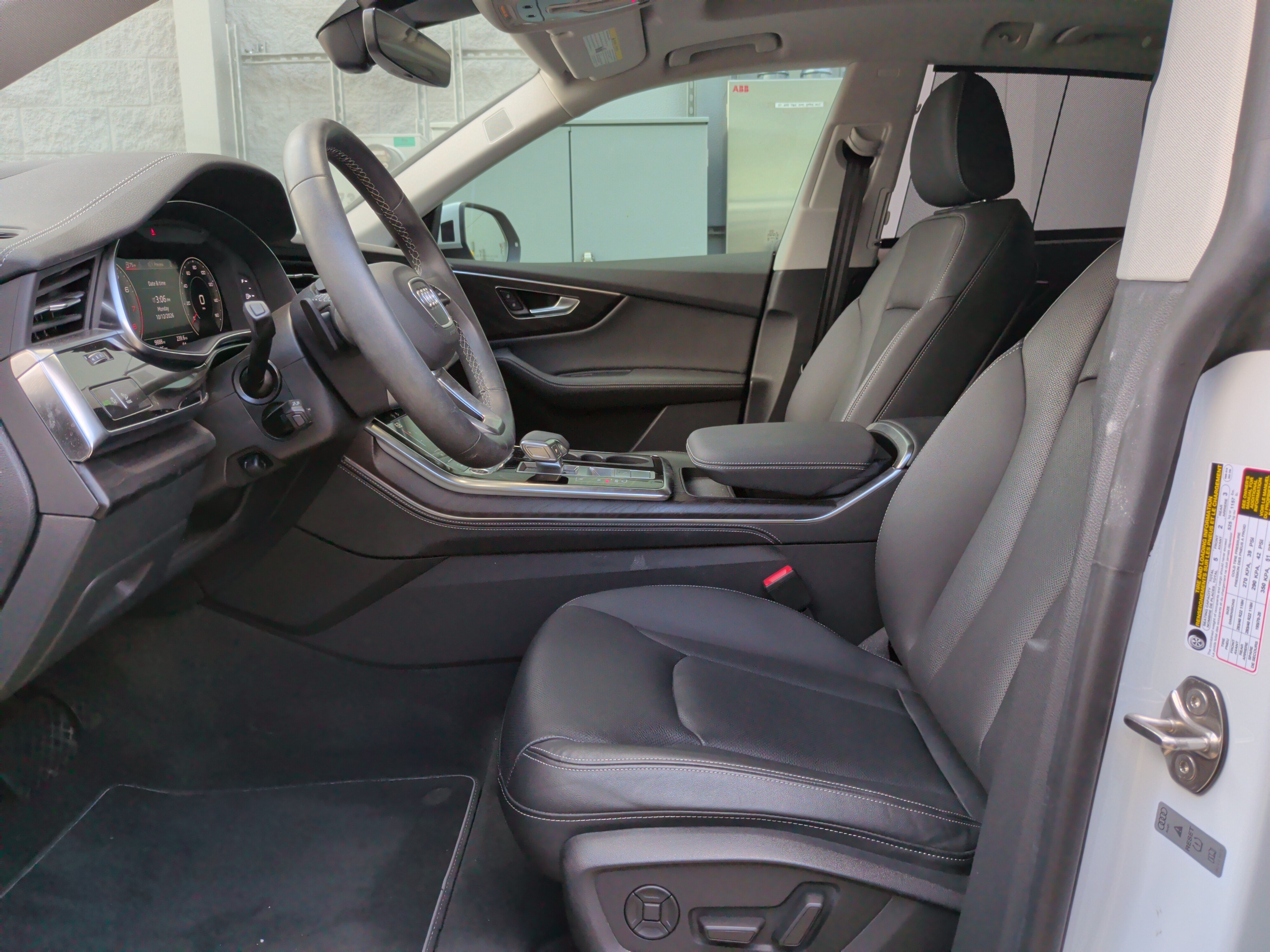 Used 2023 Audi Q8 Prestige AWD/4WD image 15