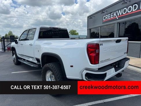 Used 2024 Chevrolet Silverado 3500 High Country w/ Technology Package AWD/4WD image 3