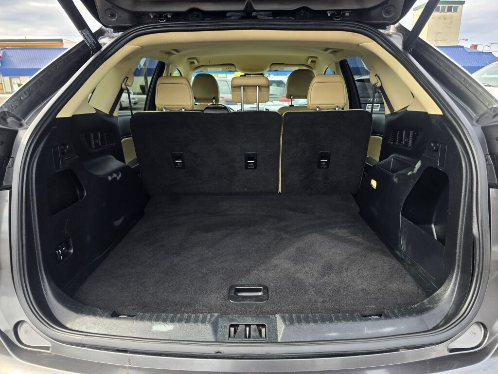 Used 2019 Ford Edge SEL w/ Equipment Group 201A FWD image 13