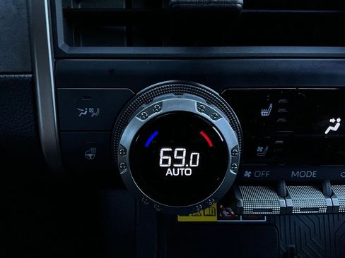 Used 2025 Toyota 4Runner Trailhunter image 36