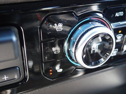 Used 2024 GMC Sierra 1500 SLT w/ SLT Premium Plus Package image 11