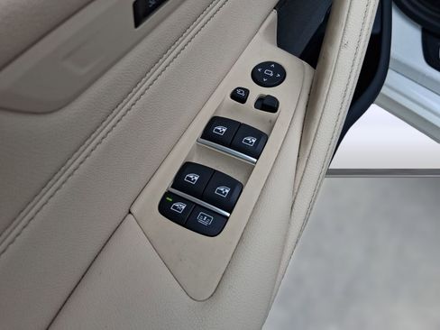 Certified 2023 BMW 530e w/ Executive Package image 23