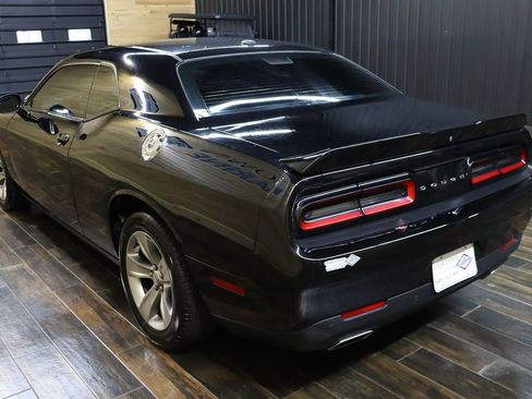 Used 2020 Dodge Challenger SXT w/ Driver Convenience Group image 3