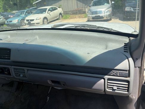 Used 1996 Ford F150 2WD Regular Cab image 14