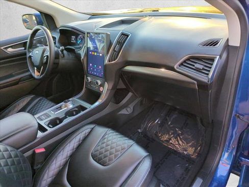 Used 2023 Ford Edge Titanium image 17
