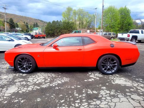 Used 2022 Dodge Challenger R/T Scat Pack image 5