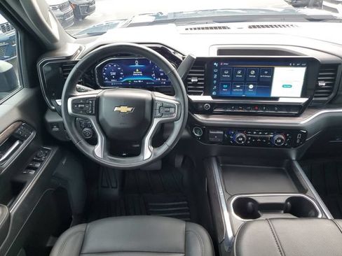 Used 2025 Chevrolet Silverado 2500 LTZ w/ LTZ Plus Package AWD/4WD image 7