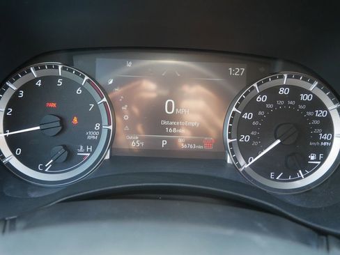 Used 2024 Toyota Highlander LE AWD/4WD image 22