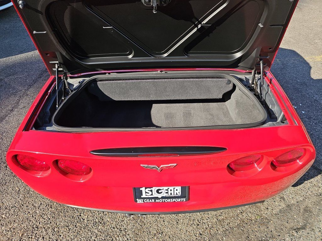 Used 2005 Chevrolet Corvette Convertible RWD image 18