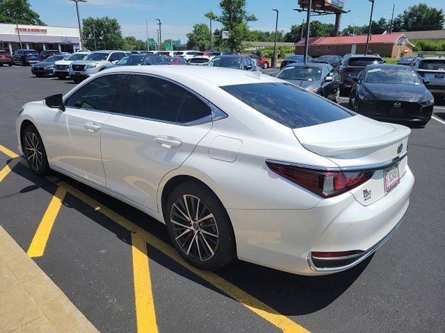 Used 2023 Lexus ES 250 w/ Premium Package AWD/4WD image 5