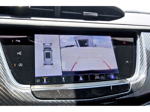 New 2025 Cadillac XT6 Sport w/ Technology Package image 17