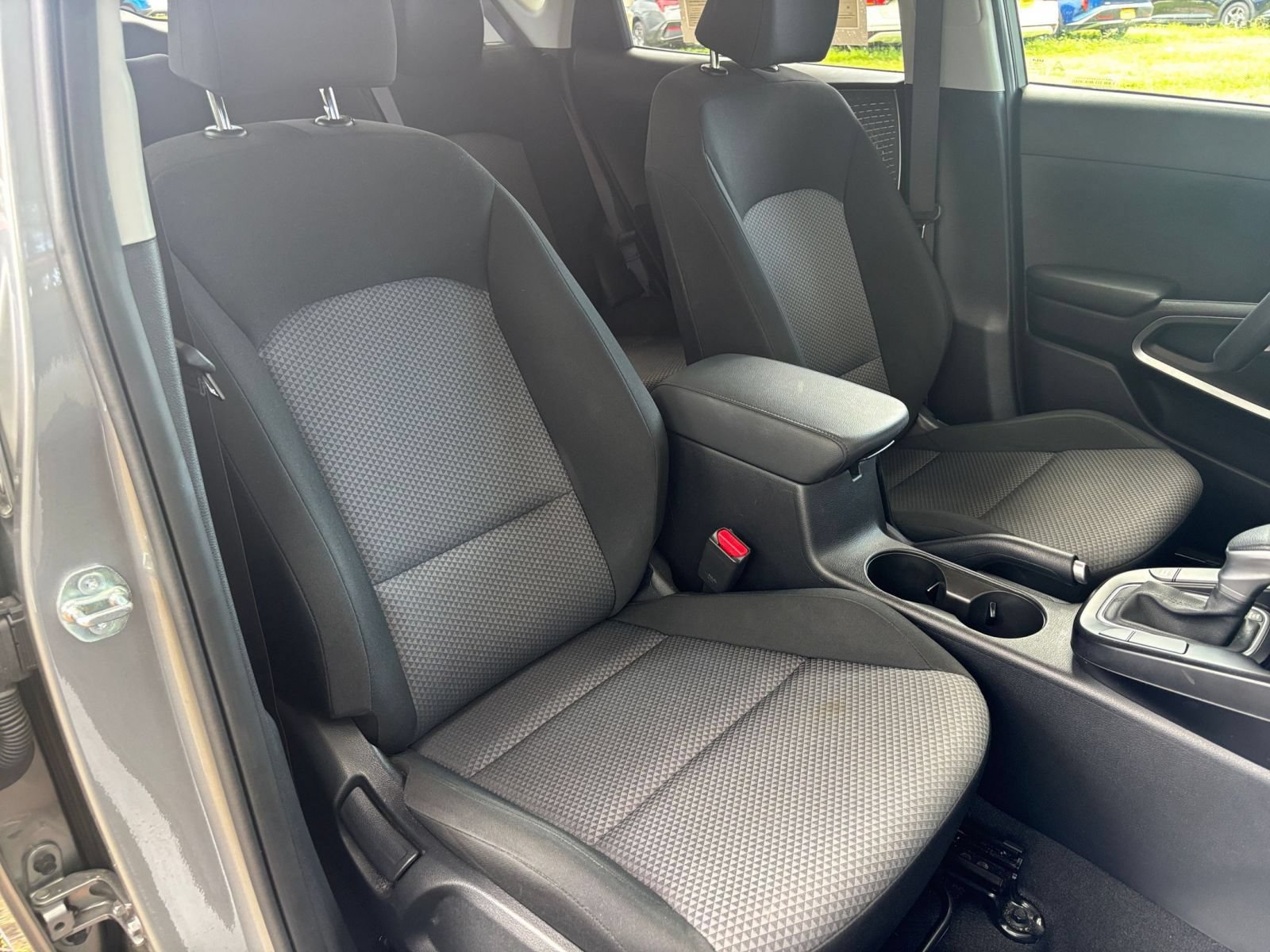 Used 2025 Kia Soul LX w/ LX Technology Package FWD image 33