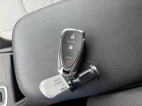 Used 2021 Chevrolet Equinox LS w/ LS Convenience Package AWD/4WD image 58