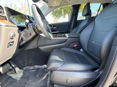 Used 2025 Mercedes-Benz GLC 350e 4MATIC image 22