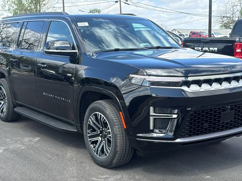 New 2026 Jeep Grand Wagoneer L 2WD image 3