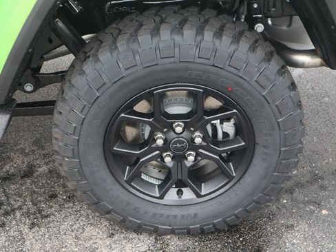 New 2025 Jeep Gladiator Sport image 24