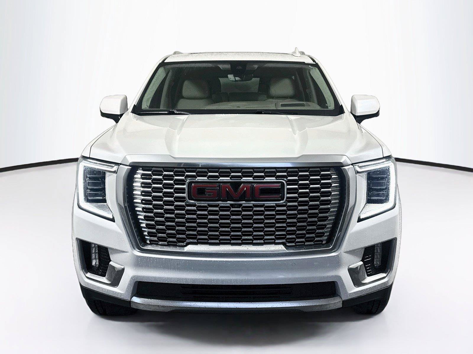 Used 2022 GMC Yukon XL Denali w/ Denali Ultimate Package AWD/4WD image 9