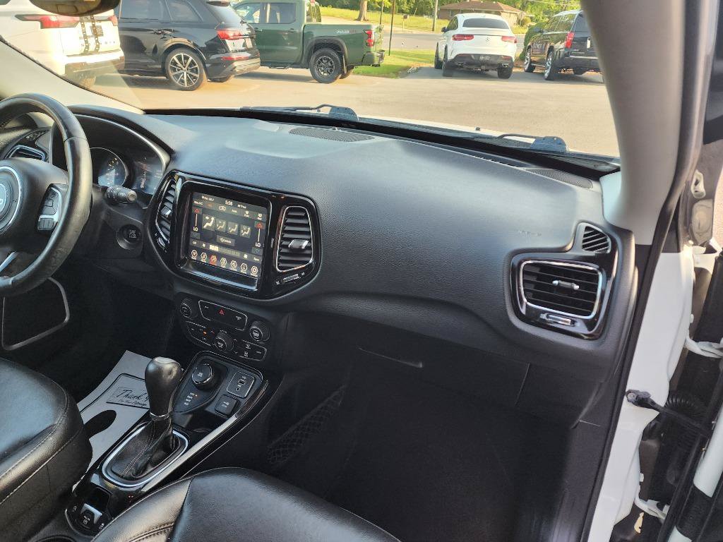 Used 2018 Jeep Compass Limited AWD/4WD image 13