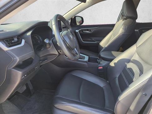 Used 2024 Toyota RAV4 XLE Premium image 9