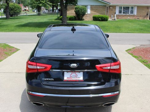 Used 2014 Kia Cadenza Premium w/ Technology Package FWD image 9