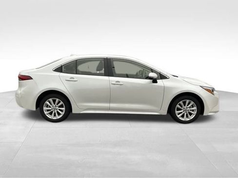 Used 2025 Toyota Corolla XLE image 9