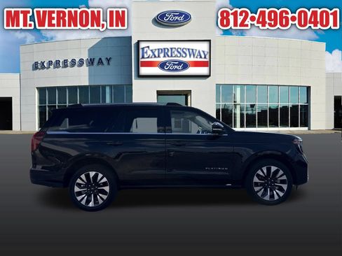 Used 2025 Ford Expedition Platinum w/ Driver's Package AWD/4WD image 13