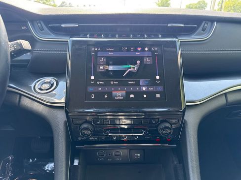 Used 2022 Jeep Grand Cherokee L Laredo w/ Luxury Tech Group I image 18