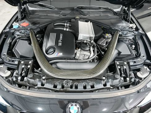 Used 2018 BMW M4 Coupe RWD image 39