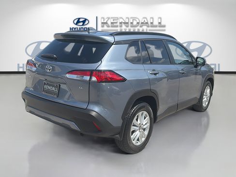 Used 2024 Toyota Corolla Cross LE FWD image 6