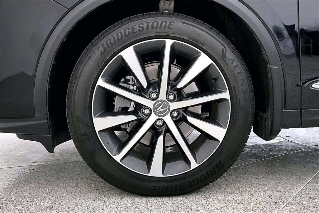 Used 2026 Acura MDX w/ Technology Package FWD image 11