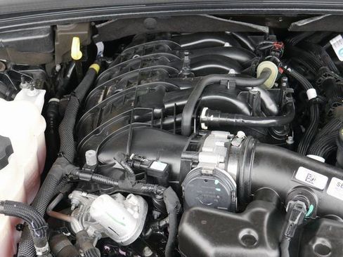 Used 2023 Jeep Grand Cherokee Altitude image 9