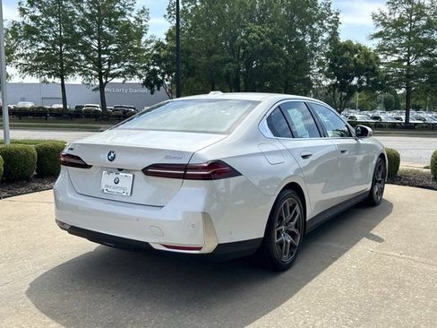 Certified 2026 BMW 530i xDrive AWD/4WD image 5