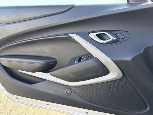Used 2020 Chevrolet Camaro LT image 17