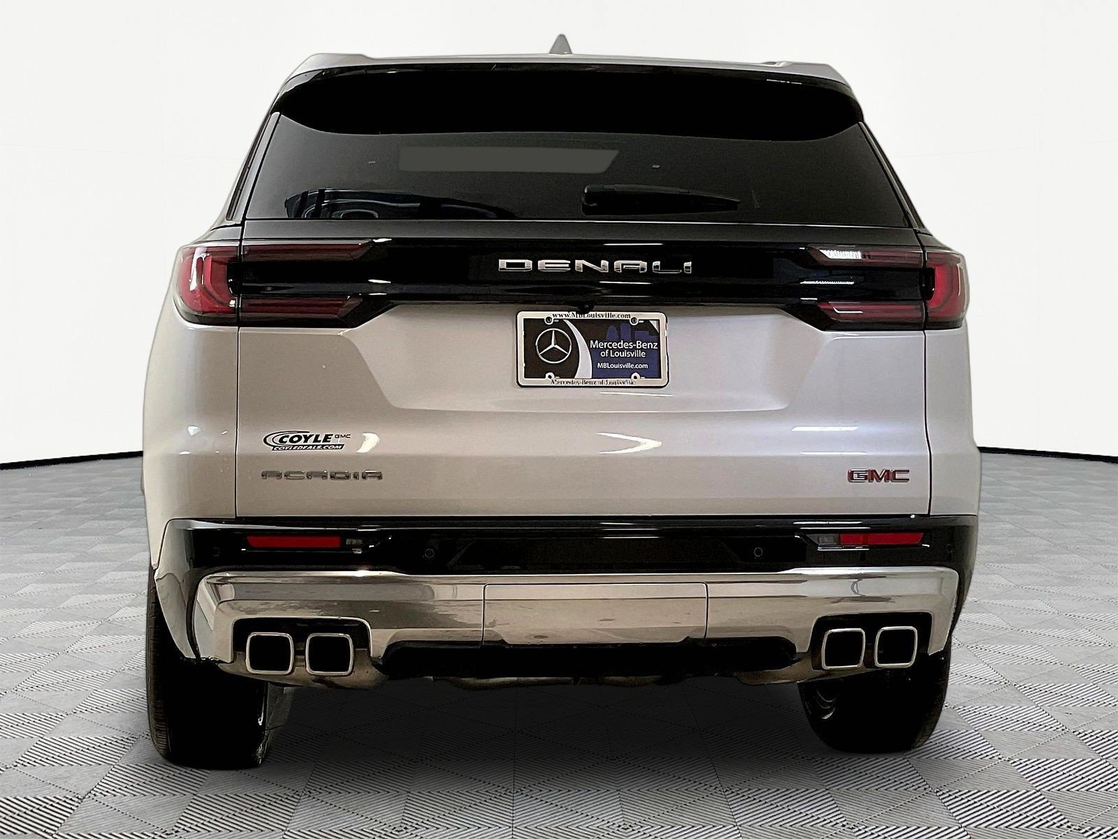 Used 2025 GMC Acadia Denali FWD image 5