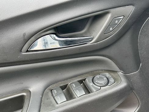 Certified 2024 Chevrolet Equinox LT w/ LPO, Floor Liner Package FWD image 15