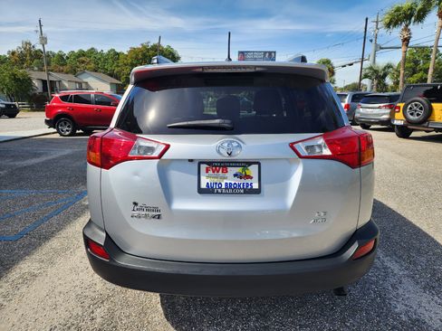 Used 2014 Toyota RAV4 LE image 4