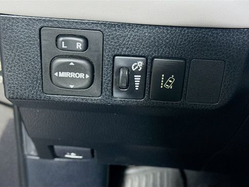 Used 2017 Toyota RAV4 XLE image 10