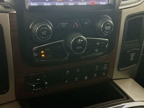 Used 2018 RAM 2500 Laramie w/ Convenience Group image 18