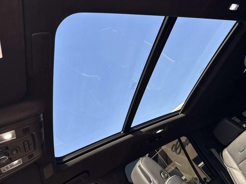 Used 2023 Cadillac Escalade ESV Sport w/ LPO, ONYX Package image 21