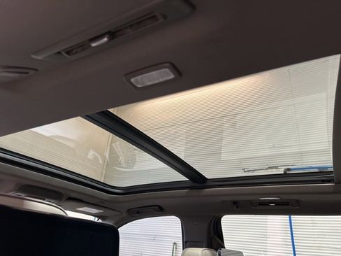 Used 2021 GMC Yukon XL SLT w/ Rear Media and Nav Package image 31