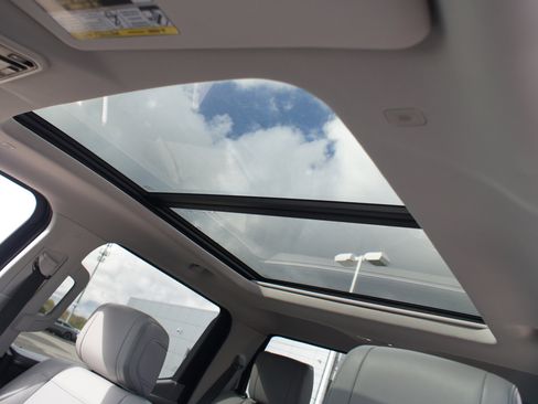 Used 2024 Toyota Tundra Limited image 7