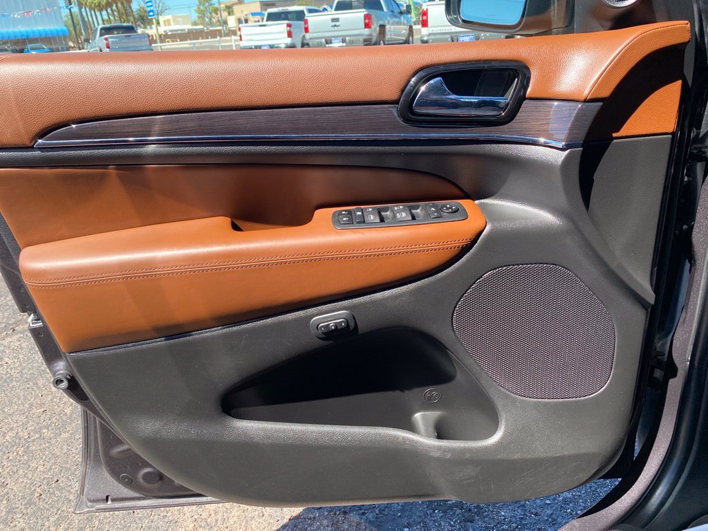 Used 2021 Jeep Grand Cherokee Overland AWD/4WD image 39