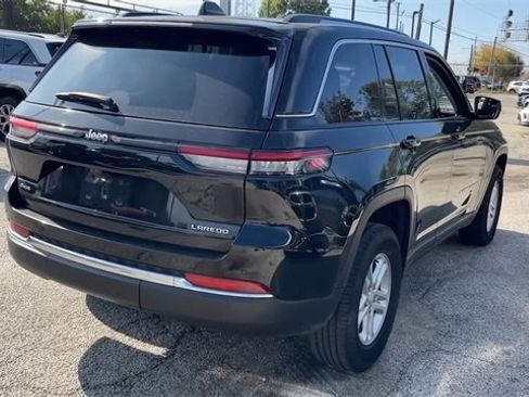 Used 2023 Jeep Grand Cherokee Laredo image 6