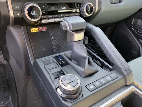 Used 2025 Toyota 4Runner Trailhunter image 29