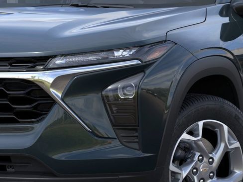 New 2026 Chevrolet Trax LS w/ LS Convenience Package FWD image 10
